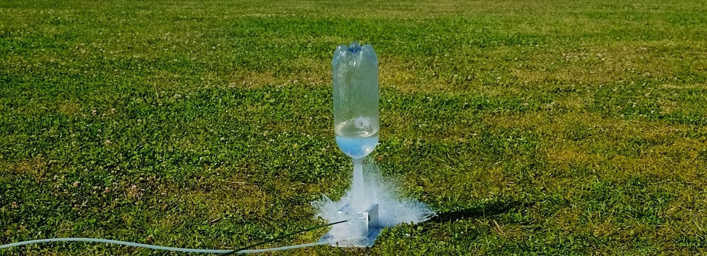 https://www.scouting.org/wp-content/uploads/2018/08/safety-moments-hero-water-bottle-rockets.jpg